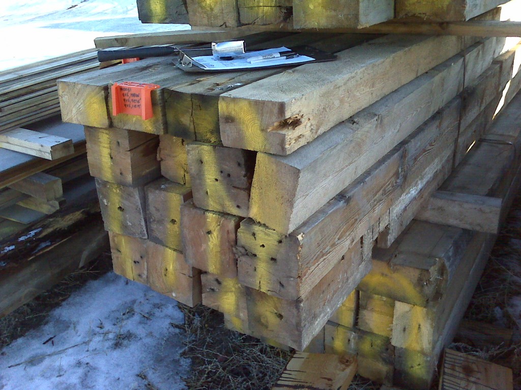 Items #0061. 6x6: 15@20', 4@16', 1@14'. $2000 ($6.50/lnft).