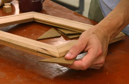 picture frame with corner splines